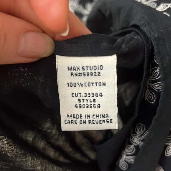 Max Studio black and white embroidered sleeveless dress size Medium - Picture 4 of 9